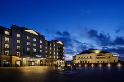 Hotel Carmichael, Autograph Collection Hotels near lululemon