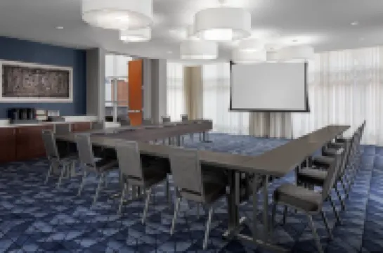 คอร์ทยาร์ดบายแมริออท คลีฟแลนด์ ยูนิเวอร์ซิตี้เซอร์เคิล โรงแรมในคลีฟแลนด์