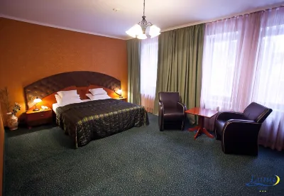 Luna Hotel Hotel in zona Museo Nazionale d’Arte della Moldavia. Casa Herța