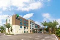 Holiday Inn Express Starke Hotels near Walgreens