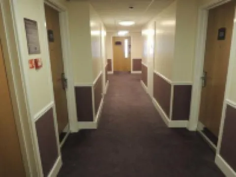 พรีเมียร์ อินน์ เรดดิ้ง - คาเวอร์แชมบริดจ์