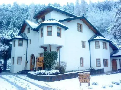 Hosteria la Raclette Hotels near La Pastera Museo del Che