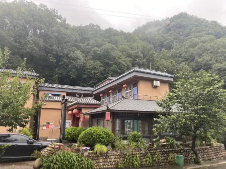 Yijia Inn Zhuhai Wildlife Park Branch Отели рядом с достопримечательностью «Bamboo Sea Wild Animal Park»