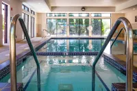 Comfort Inn & Suites NW Milwaukee Hotels in Menomonee Falls