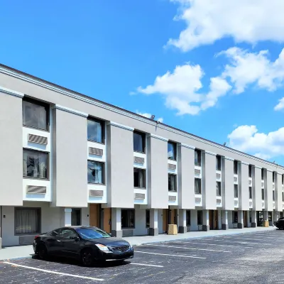 Studio 6 Suites Catonsville, MD – Baltimore West Hotel dekat Lapangan Golf Forest Park
