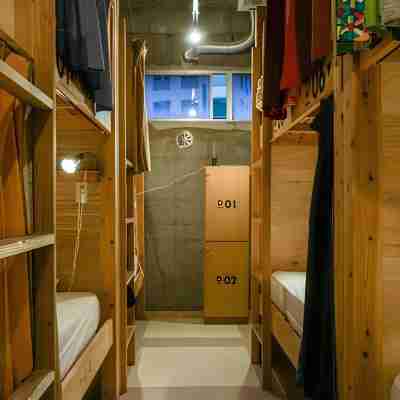 Hostel TangaTable Rooms