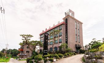 1. 호텔레이크..