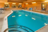 Comfort Suites Manhattan - Swimmingpools