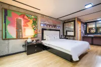 Wanju Hanok Hotel Samnye Museum Motel Hotel dekat Woosuk University