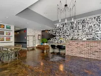 Hotel Garrett – No Resort Fee Hotels near Circus Center