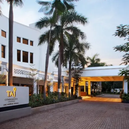 Taj Connemara, Chennai Отели рядом с достопримечательностью «Храм Рамакришна Мутт»
