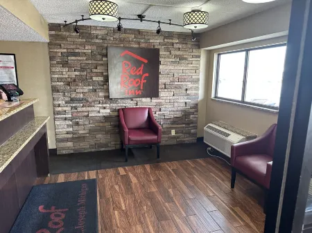 Red Roof Inn Benton Harbor - St Joseph Отели в г. Бентон Хайтс