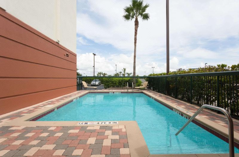 Wingate by Wyndham - Orlando International Airport photo 3