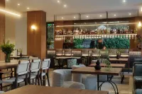 Golden Sun Hotel - bar
