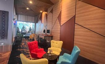 Stunning 4 Star Hotel Apartment in the Heart of KK