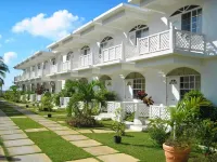 Fun Holiday Beach Resort Hoteles cerca de Norman Manley Sea Park Beach