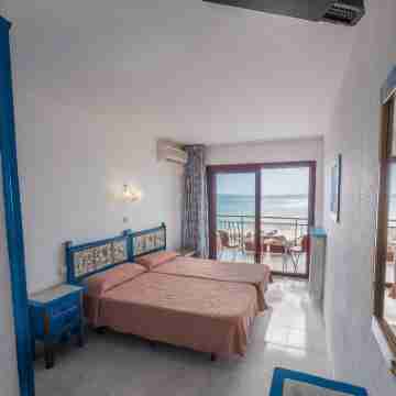 Checkin Garbí Rooms