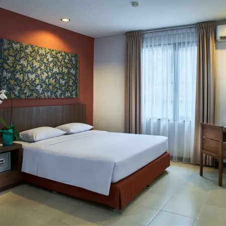 Praja Hotel Отели рядом с достопримечательностью «Бундаран Ренон»