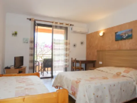 Residence Cabanaccia Studio 35m² Hotele w: Serriera