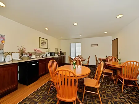 Super 8 by Wyndham Sun Prairie/Madison E Отели в г. Сан Прейри