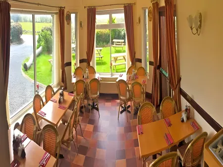 Cadwgan House Отели в г. Talybont