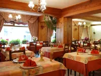 Hôtel du Crêt Rond فنادق في Montricher-Albanne