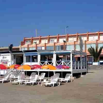 Logis Hôtel Restaurant Méditerranée Hotel Exterior