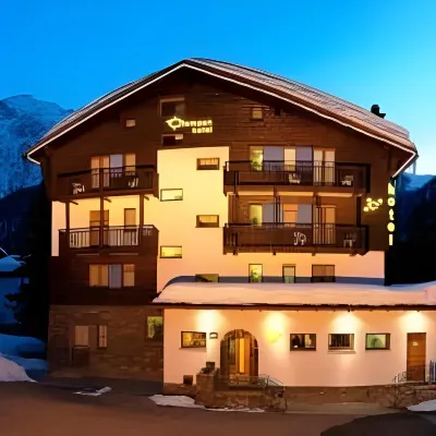 Hotel Crampon Hotels near تلفريك كورمايور