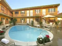Studio Inn & Suites at Promenade Downey - Pool