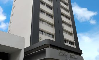 Hotel Tower House Suites