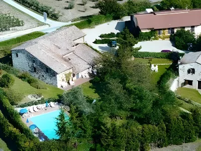 Hotel Colle Etrusco Salivolpi Hotels near San Leonino in Conio