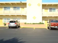 Virginia Inn - parking