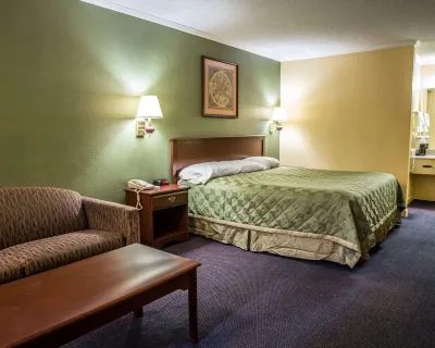 Rodeway Inn & Suites Plymouth Hwy 64