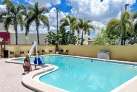Quality Inn Airport - Cruise Port