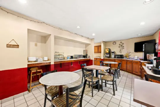 Econo Lodge London North