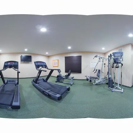 Holiday Inn Express & Suites LINCOLN AIRPORT by IHG