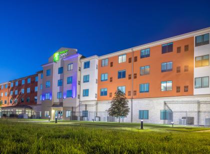 Holiday Inn Express & Suites KANSAS CITY AIRPORT by IHG