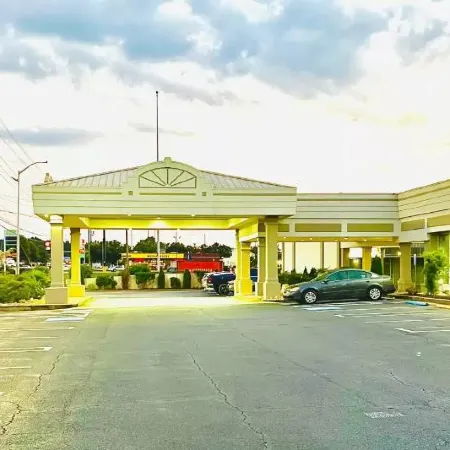 Suburban Studios McDonough South I-75