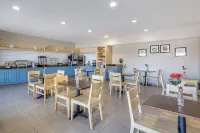 聖彼得斯卡爾森鄉村飯店及套房 - 早餐