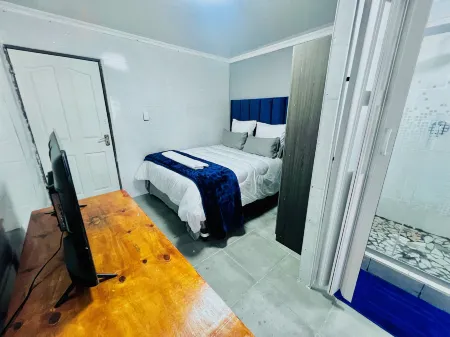 Honeyhills Excellence Resort H Отели рядом с достопримечательностью «Discovery Primary School Full Service School»