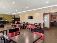 舒適套房飯店梅里迪恩和I-40 俄克拉何馬城住宿飯店