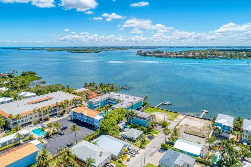 Anna Maria Island Bay Watch Bungalow - Beach