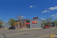 Econo Lodge Inn & Suites Drumheller - 2-Star