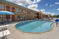 Quality Inn Siloam Springs West - Pools