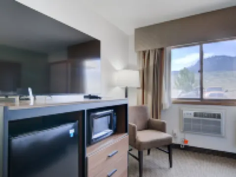 Ridgeline Hotel at Yellowstone, Ascend Hotel Collection Hotels in Gardiner