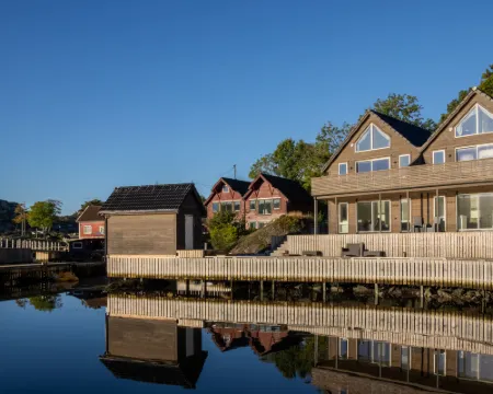 Brosme Hotels in Bomlo