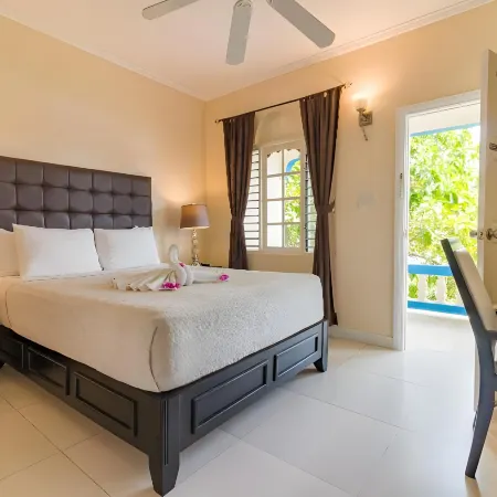 Travellers Beach Resort