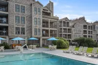 Club Wyndham Newport Onshore - Pools