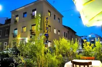 Hotel Dover Hôtels à : Porta Monforte