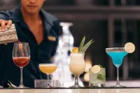 Discovery Samal - bar